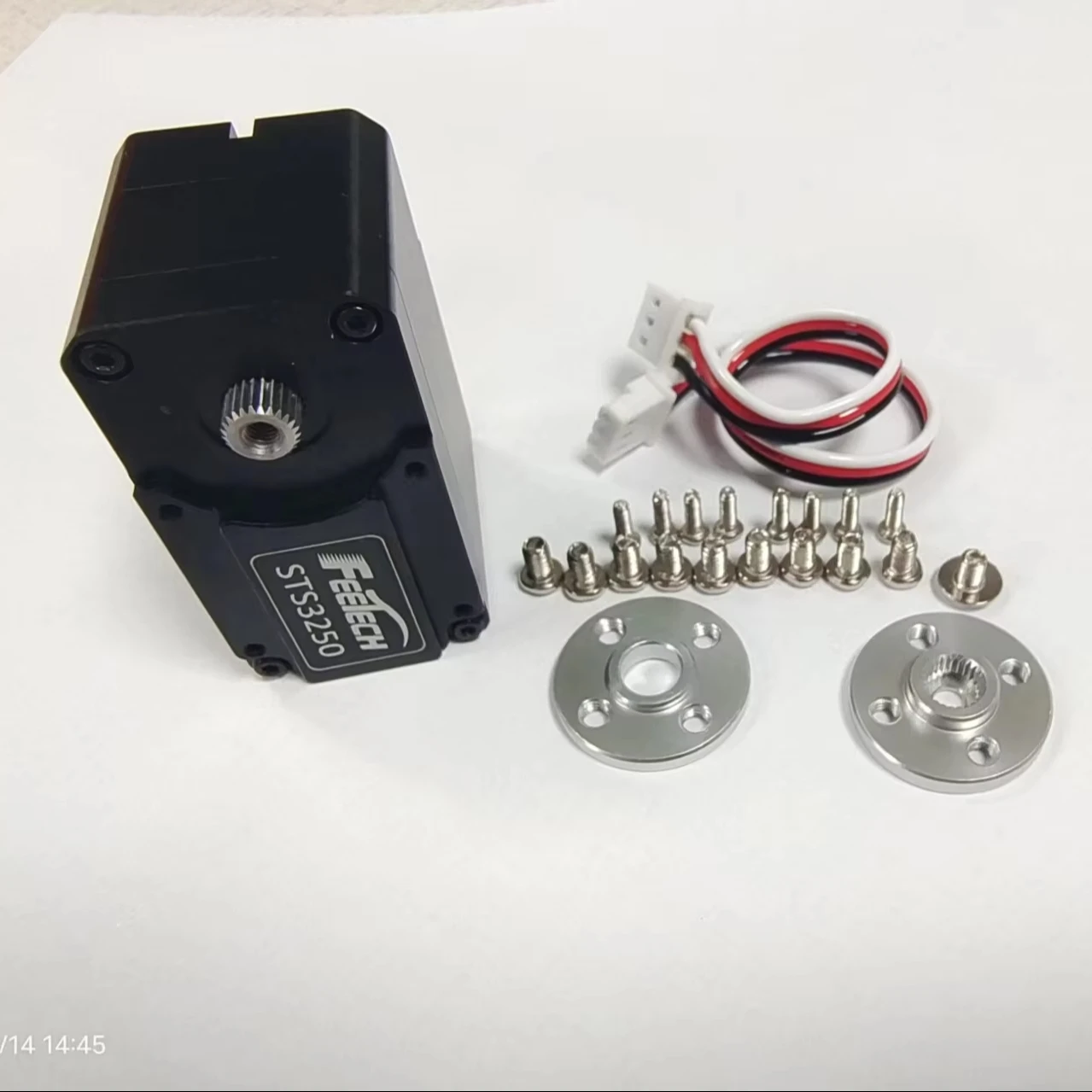 Feetech STS3250 12 В 50 кг магнитный энкодер двойной вал TTL высокий крутящий момент бессердечный цифровой водонепроницаемый сервопривод для радиоуправляемых автомобилей Baja Robot
Feetech STS3250 12 В 50 кг магнитный энкодер двойной вал TTL высокий крутящий момент бессердечный цифровой водонепроницаемый сервопривод для радиоуправляемых автомобилей Baja Robot