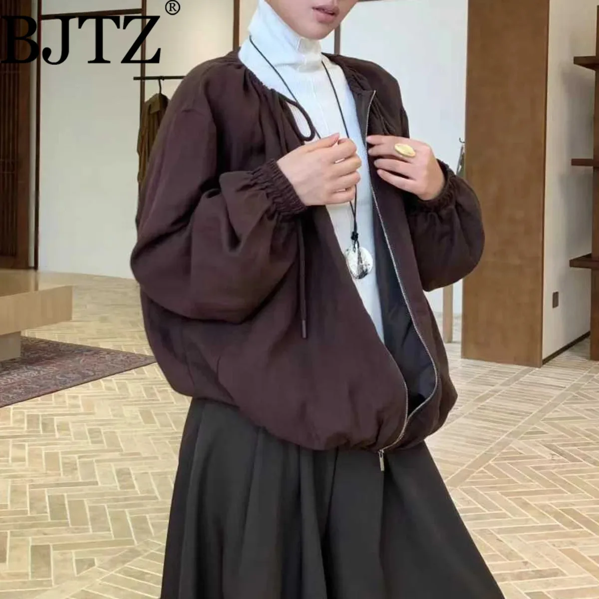 BJTZ Solid Color Casual Zipper Jacket For Woman 2025 New Trendy Elasticity O-neck Designer Loose Versatile Office Lady Top Coat
BJTZ Solid Color Casual Zipper Jacket For Woman 2025 New Trendy Elasticity O-neck Designer Loose Versatile Office Lady Top Coat