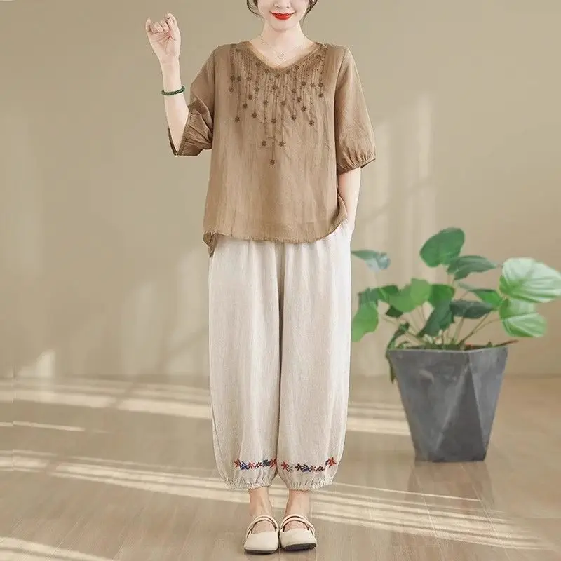 Elegant Embroidered Cotton Linen Two-Piece Set for Middle-Aged And Elderly Women Summer Loose Fit Slimming Momwear Ensemble
Elegant Embroidered Cotton Linen Two-Piece Set for Middle-Aged And Elderly Women Summer Loose Fit Slimming Momwear Ensemble