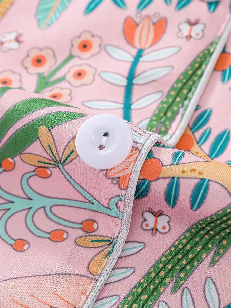 Women Floral Print Pajama Set Short Sleeve Lapel Button Top Loose Elastic Waist Shorts Comfortable Sleepwear
Women Floral Print Pajama Set Short Sleeve Lapel Button Top Loose Elastic Waist Shorts Comfortable Sleepwear
