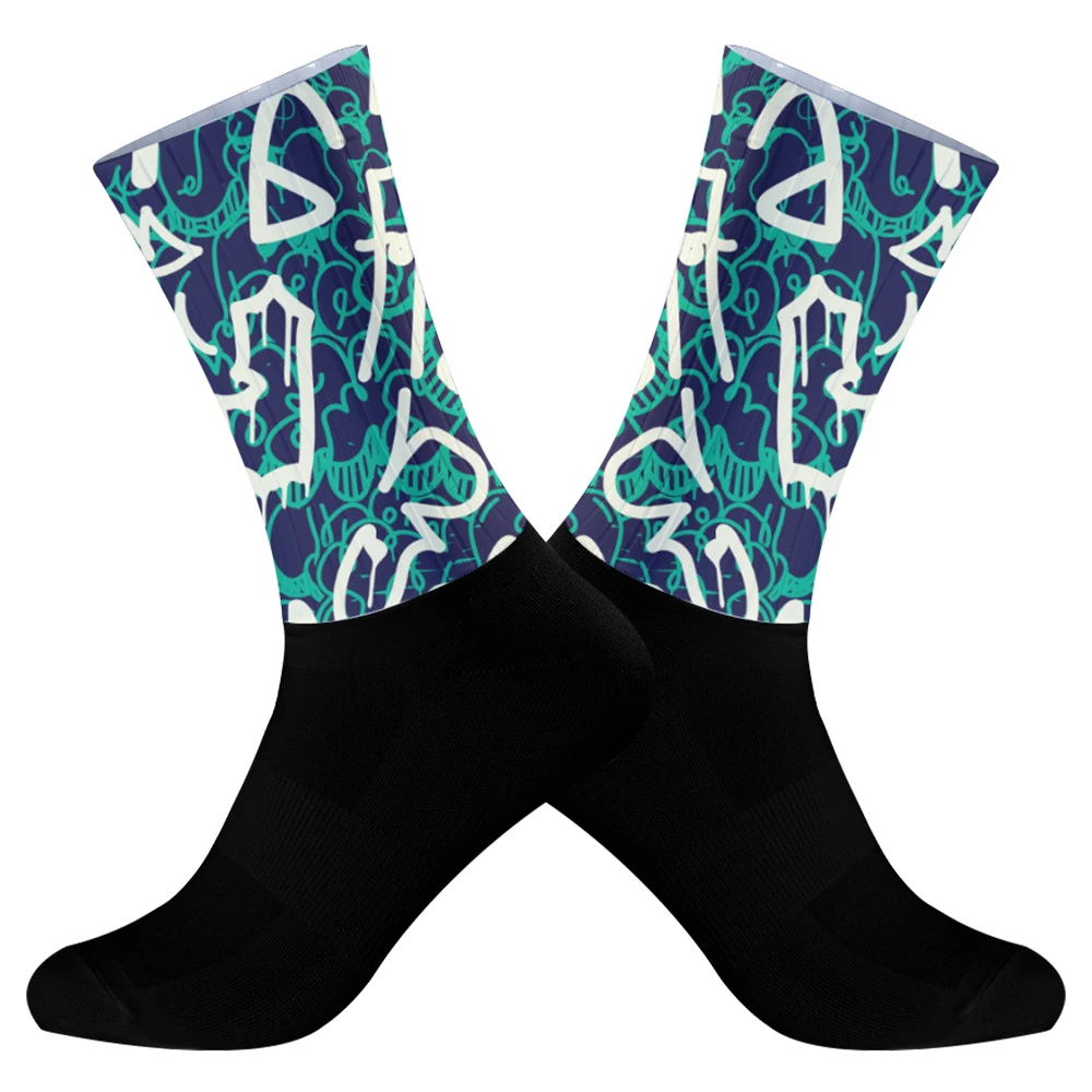 2025 New Popular professional cycling socks, providing cushioning and stress relief to help extend the range of the bike
2025 New Popular professional cycling socks, providing cushioning and stress relief to help extend the range of the bike