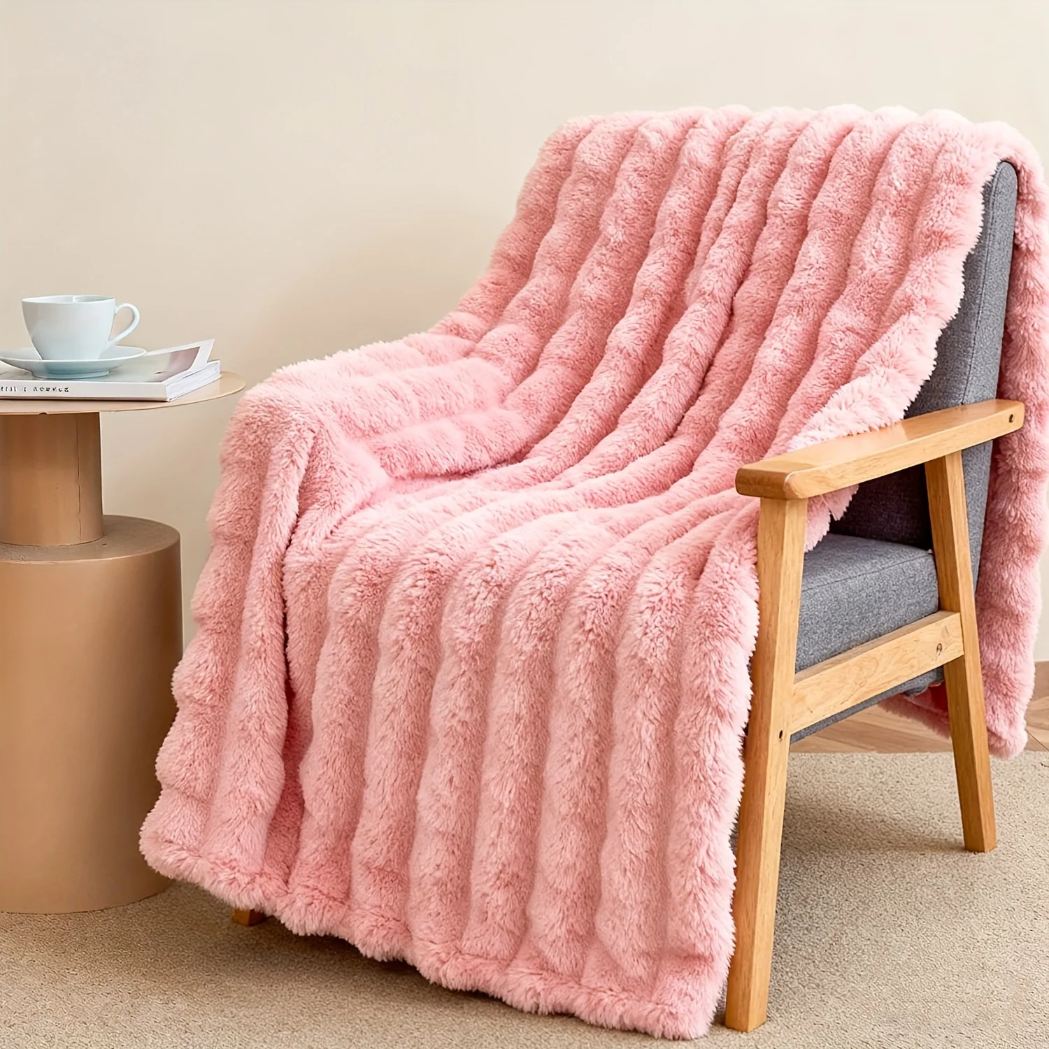 Faux Rabbit Fur Blanket, Plush Bubble Texture, All-Season Cozy Bedspread for Bed & Sofa, 40"x60", Beige.
Faux Rabbit Fur Blanket, Plush Bubble Texture, All-Season Cozy Bedspread for Bed & Sofa, 40"x60", Beige.