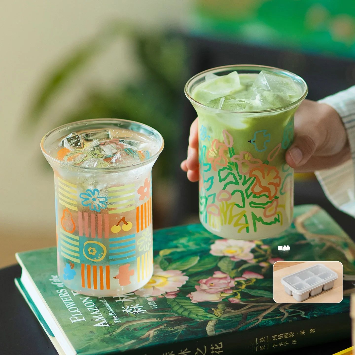 Hand-Painted Wide-Mouth Glass Cup Open-Top Coffee Cup Juice Milk Water Beer Cup Hand-Held Cup High Aesthetic Value
Hand-Painted Wide-Mouth Glass Cup Open-Top Coffee Cup Juice Milk Water Beer Cup Hand-Held Cup High Aesthetic Value