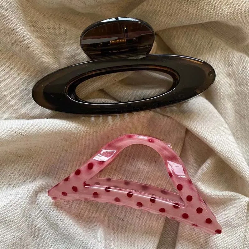 1 Pcs Ladies' Hair Grab Korean Simple Sweet Hollowed Out Fashion Hair Claw Gentle Versatile High-quality Kawaii Hair Accessory
1 Pcs Ladies' Hair Grab Korean Simple Sweet Hollowed Out Fashion Hair Claw Gentle Versatile High-quality Kawaii Hair Accessory