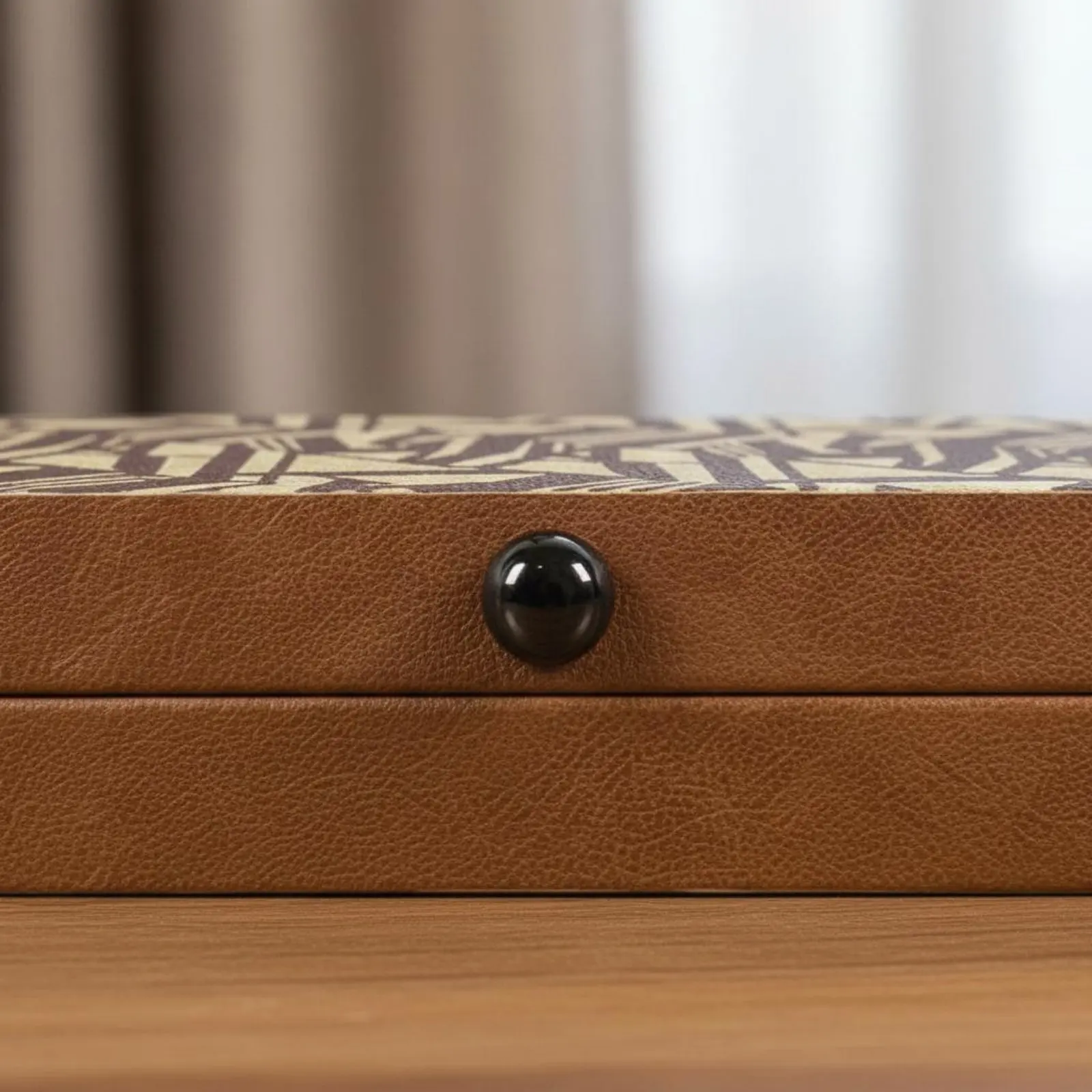 Leather Jewelry Box European Design Jewelry Keepsake Box Home Decor Vintage Design Wooden Construction for Study
Leather Jewelry Box European Design Jewelry Keepsake Box Home Decor Vintage Design Wooden Construction for Study