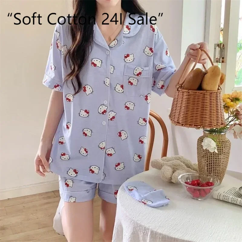 Summer new blue sweet and cute Hello Kitty pajamas women's short-sleeved shorts homewear suit outside
Summer new blue sweet and cute Hello Kitty pajamas women's short-sleeved shorts homewear suit outside