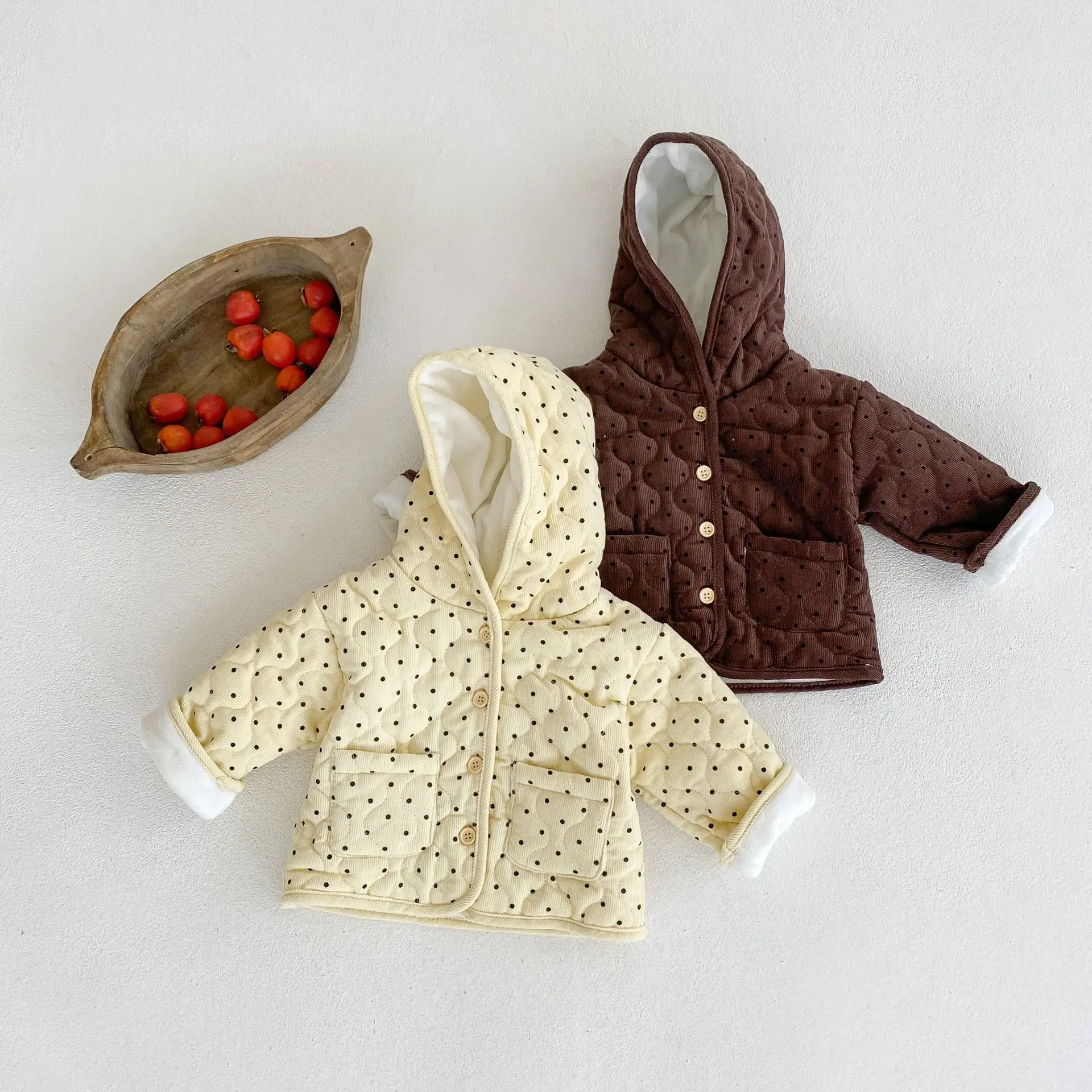 2022 Winter Thickened Baby Hooded Jacket Baby Corduroy Cardigan Polka Dot Baby Boy Girl Clothes Cotton Long-sleeved Outerwear
2022 Winter Thickened Baby Hooded Jacket Baby Corduroy Cardigan Polka Dot Baby Boy Girl Clothes Cotton Long-sleeved Outerwear