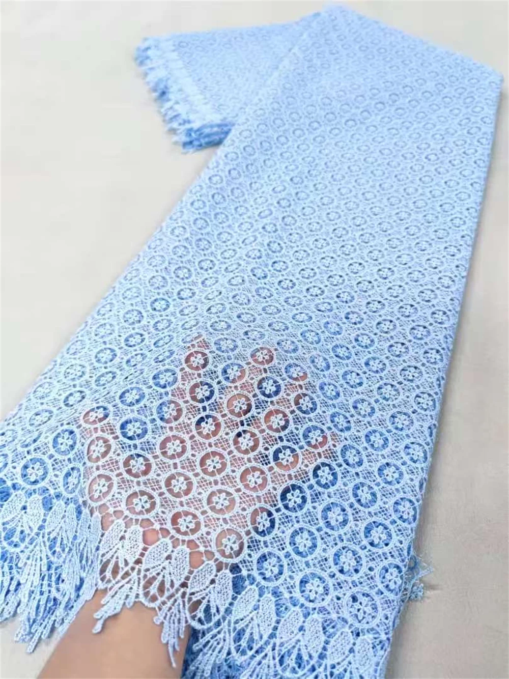 2026 High Quality African Nigerian Tulle Lace Fabric Embroidery Sequins French Guipure Fabric for Party/Wedding Dresses 5 Yards
2026 High Quality African Nigerian Tulle Lace Fabric Embroidery Sequins French Guipure Fabric for Party/Wedding Dresses 5 Yards