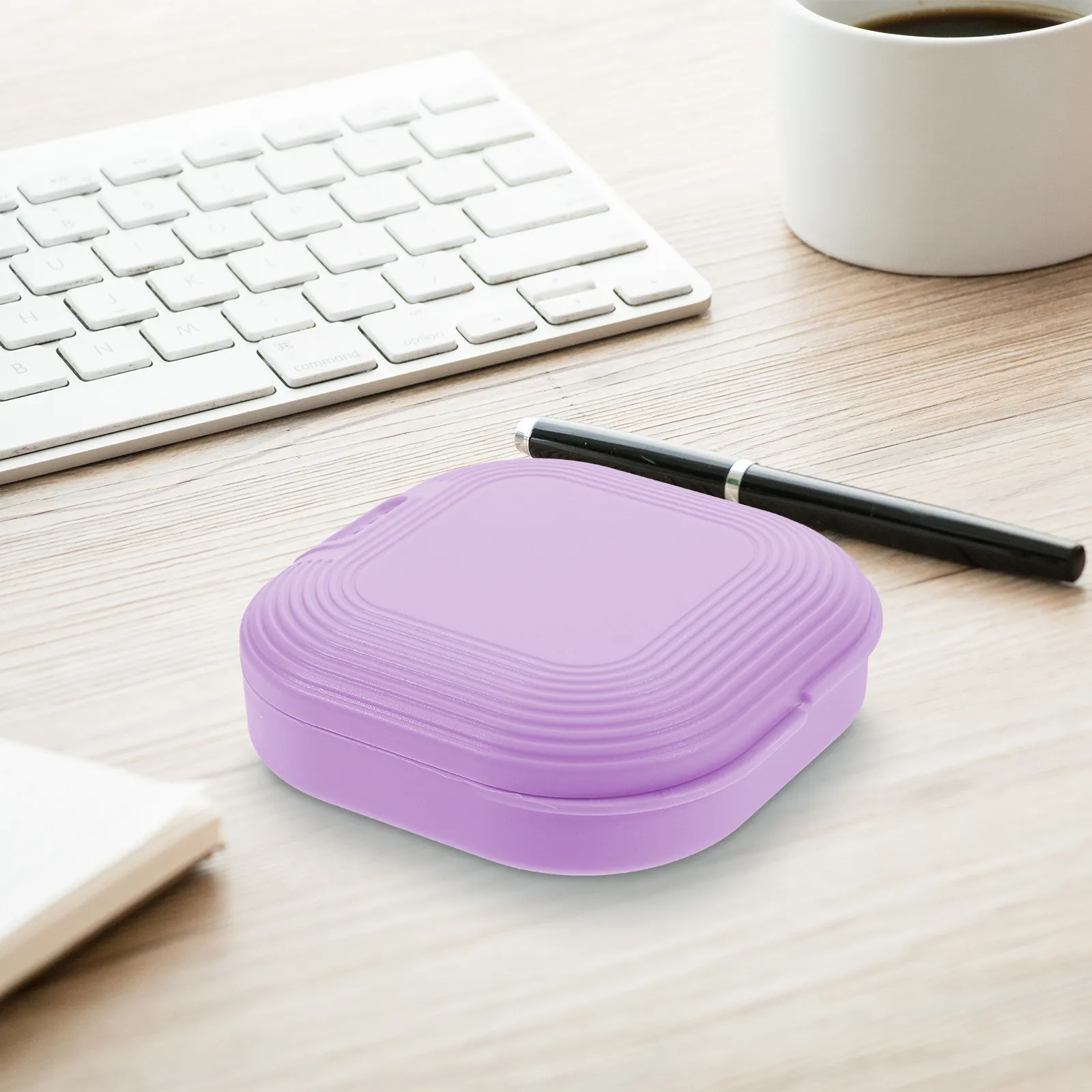High-Quality Retainer Case Denture Storage Box Orthodontic Brace Holder Portable Lightweight Travel Friendly Breathable Small
High-Quality Retainer Case Denture Storage Box Orthodontic Brace Holder Portable Lightweight Travel Friendly Breathable Small