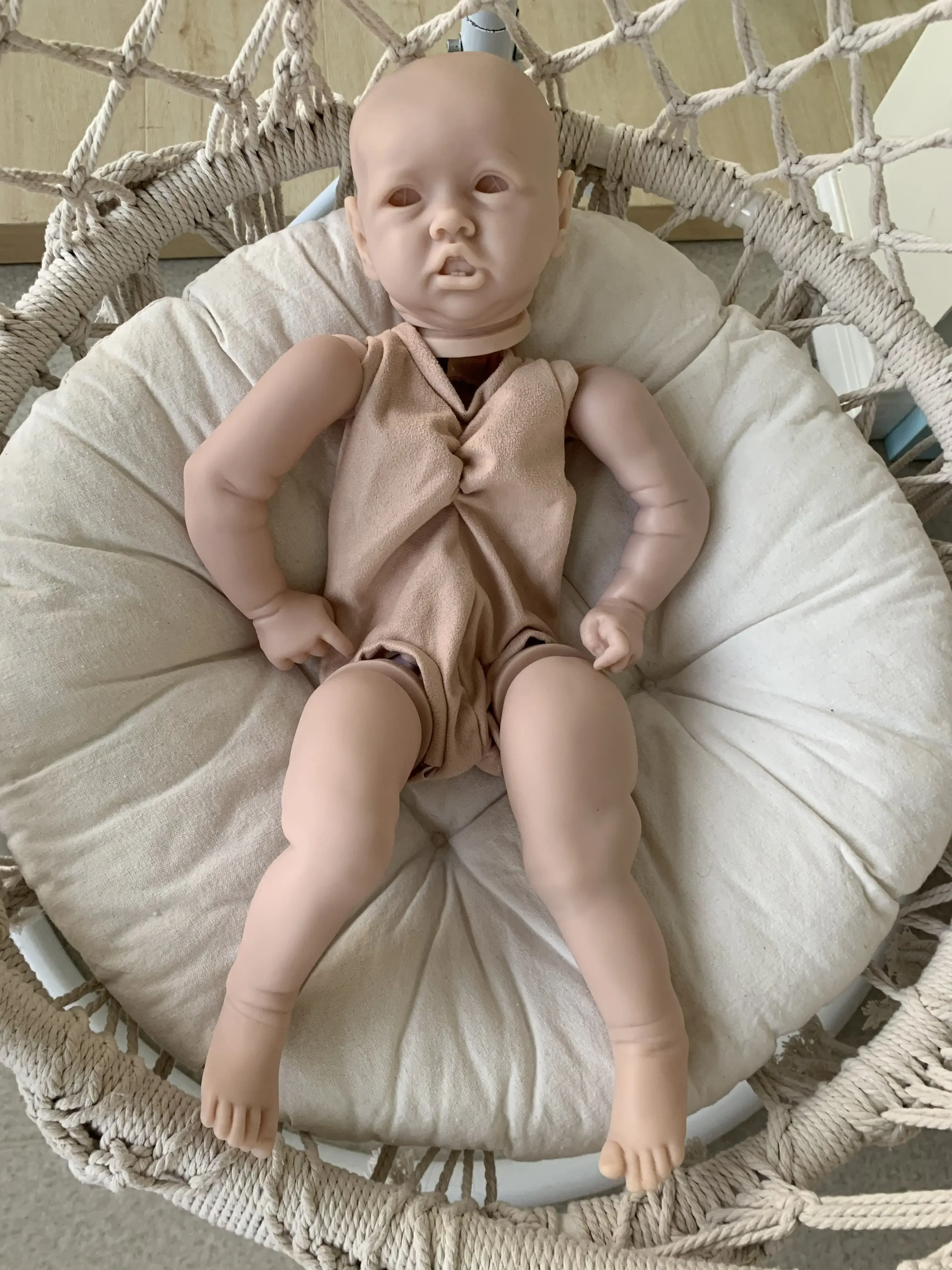 DLS 22 Inches Saskia kit reborn With Teeth design By Bonnie Lifelike Newborn Smiley Girl Maddie Vinyl Unpainted Unfinished parts
DLS 22 Inches Saskia kit reborn With Teeth design By Bonnie Lifelike Newborn Smiley Girl Maddie Vinyl Unpainted Unfinished parts
