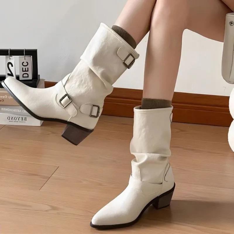 women boots Pointed Coarse Heel Short Boots British Style Belt Buckle women Boot high quality Fashion Temperament leather Boots 
women boots Pointed Coarse Heel Short Boots British Style Belt Buckle women Boot high quality Fashion Temperament leather Boots