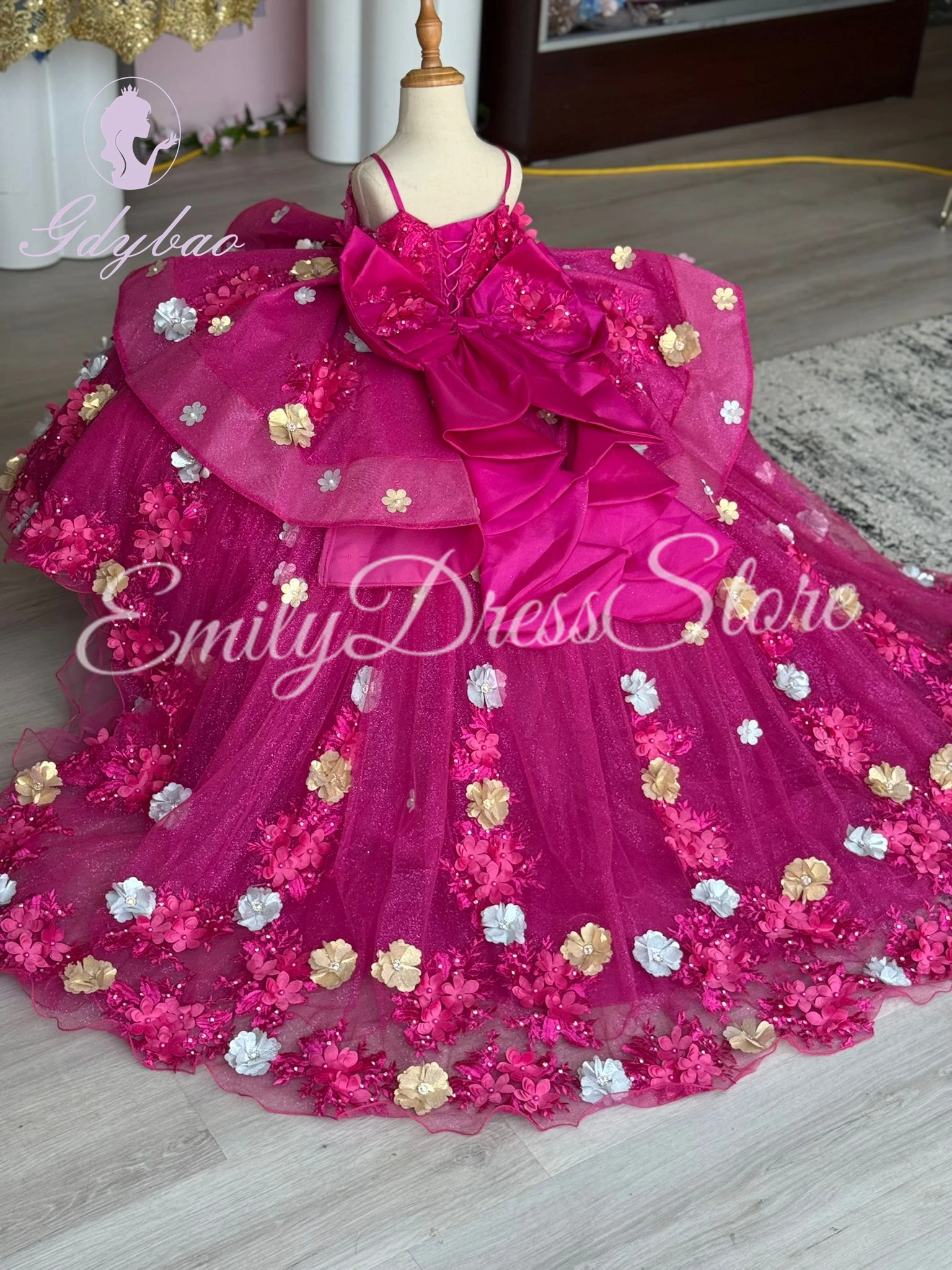 Customized Hot Pink Flower Girl Dress for Wedding Off Shoulder 3d Applique Puffy Kids Birthday Party First Communion Gown
Customized Hot Pink Flower Girl Dress for Wedding Off Shoulder 3d Applique Puffy Kids Birthday Party First Communion Gown