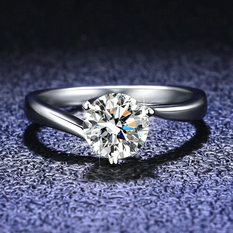 High - End 18K White Gold Jewelry with 1 Carat D Color VVS Moissanite, Perfect Luxury Wedding Ring for Her
High - End 18K White Gold Jewelry with 1 Carat D Color VVS Moissanite, Perfect Luxury Wedding Ring for Her