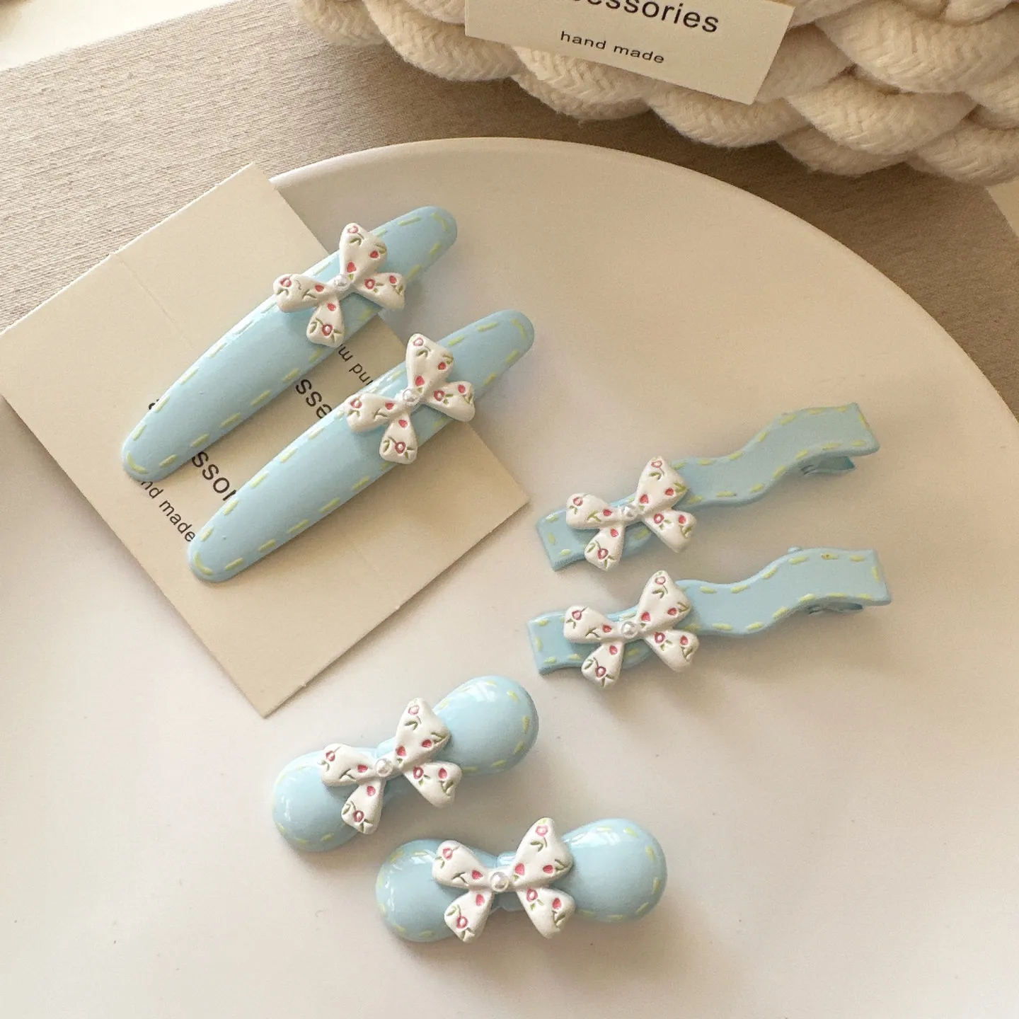 Premium Light Blue Floral Bow Hair Clip Non Slip for Fine Hair Cute Sweet Side Clip Korean Daily Headwear
Premium Light Blue Floral Bow Hair Clip Non Slip for Fine Hair Cute Sweet Side Clip Korean Daily Headwear