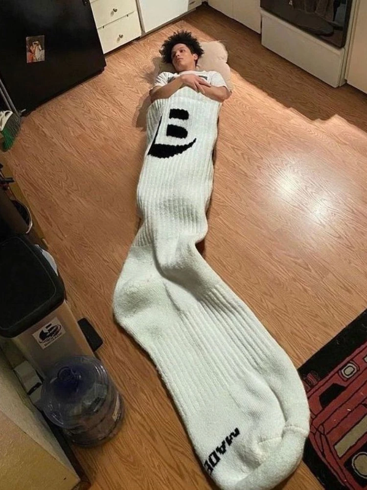 Creative Sock-shaped Blanket Unique Sleeping Bag Adult Thickened Blanket Funny Gift Cold-resistant Coral Velvet Home Textile
Creative Sock-shaped Blanket Unique Sleeping Bag Adult Thickened Blanket Funny Gift Cold-resistant Coral Velvet Home Textile