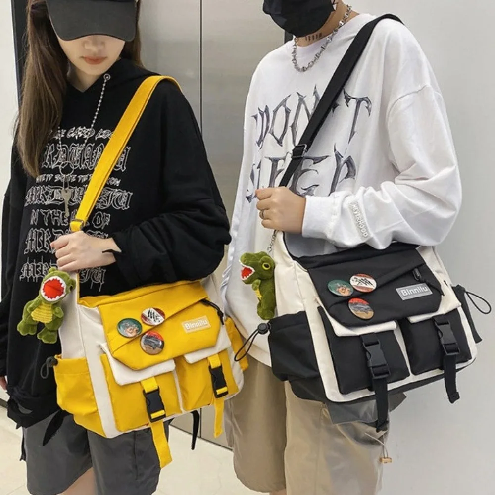 Large Capacity Men Crossbody Bag Japanese Style Square Casual Messenger Bag with Badges Lightweight Nylon Postman Bag Streetwear
Large Capacity Men Crossbody Bag Japanese Style Square Casual Messenger Bag with Badges Lightweight Nylon Postman Bag Streetwear