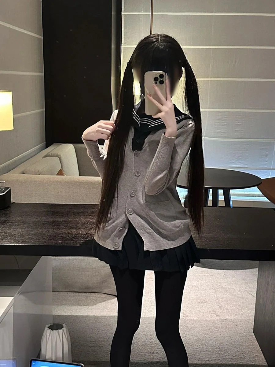 Весенне-осенний вязаный свитер, базовый матросский костюм, комплект из футболки и юбки для женщин, модный стиль для средней школы и колледжа
Весенне-осенний вязаный свитер, базовый матросский костюм, комплект из футболки и юбки для женщин, модный стиль для средней школы и колледжа