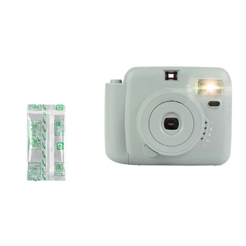 Polaroid camera, leave-in for Christmas, with woven bag to shoot MINI photo paper
Polaroid camera, leave-in for Christmas, with woven bag to shoot MINI photo paper