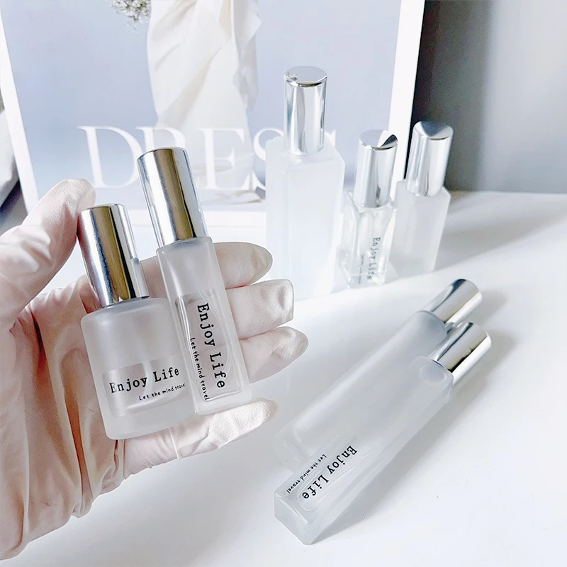 5/10MLSquare Perfume Spray Bottles Portable Thick Glass Vials Sample Atomizer EmptyTravel Liquid Cosmetic Container Refillable
5/10MLSquare Perfume Spray Bottles Portable Thick Glass Vials Sample Atomizer EmptyTravel Liquid Cosmetic Container Refillable