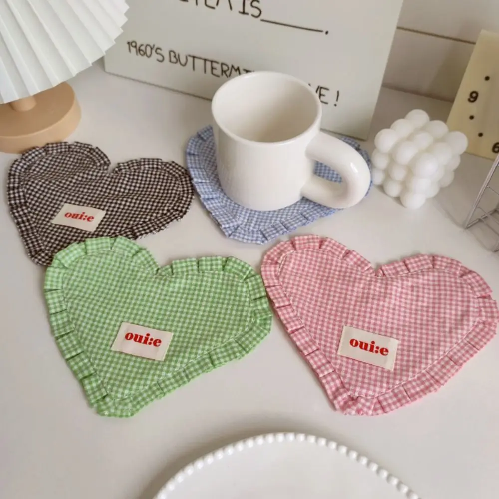 Cute Heart-shaped Meal Mat Plaid Pure Cotton Heat Insulation Pad Pleated Lace Portable Placemat Living Room
Cute Heart-shaped Meal Mat Plaid Pure Cotton Heat Insulation Pad Pleated Lace Portable Placemat Living Room