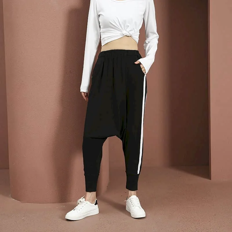 Baggy Pants Women Elastic Waist Loose Casual Capri Dropped-crotch Pants Korean Style Color Blocking Streetwear Women Clothing
Baggy Pants Women Elastic Waist Loose Casual Capri Dropped-crotch Pants Korean Style Color Blocking Streetwear Women Clothing