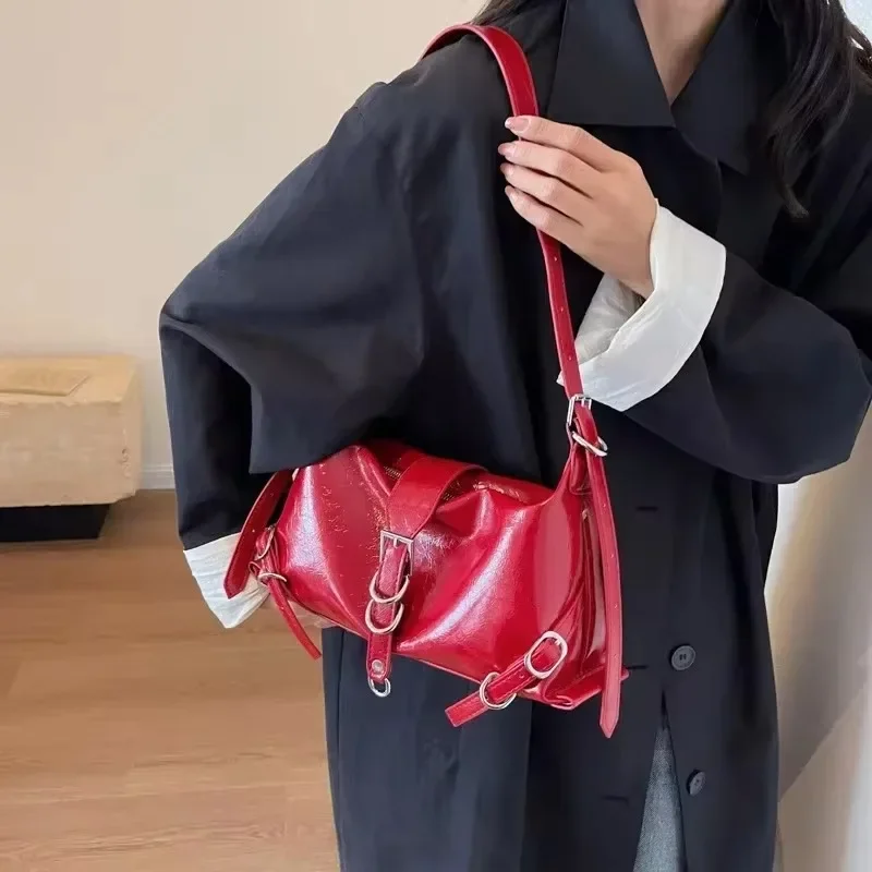 2024 High Quality Autumn New PU Women's Shoulder Bag Fashion Simplicity High Capacity Crossbody Bag Solid Versatile Handbag
2024 High Quality Autumn New PU Women's Shoulder Bag Fashion Simplicity High Capacity Crossbody Bag Solid Versatile Handbag