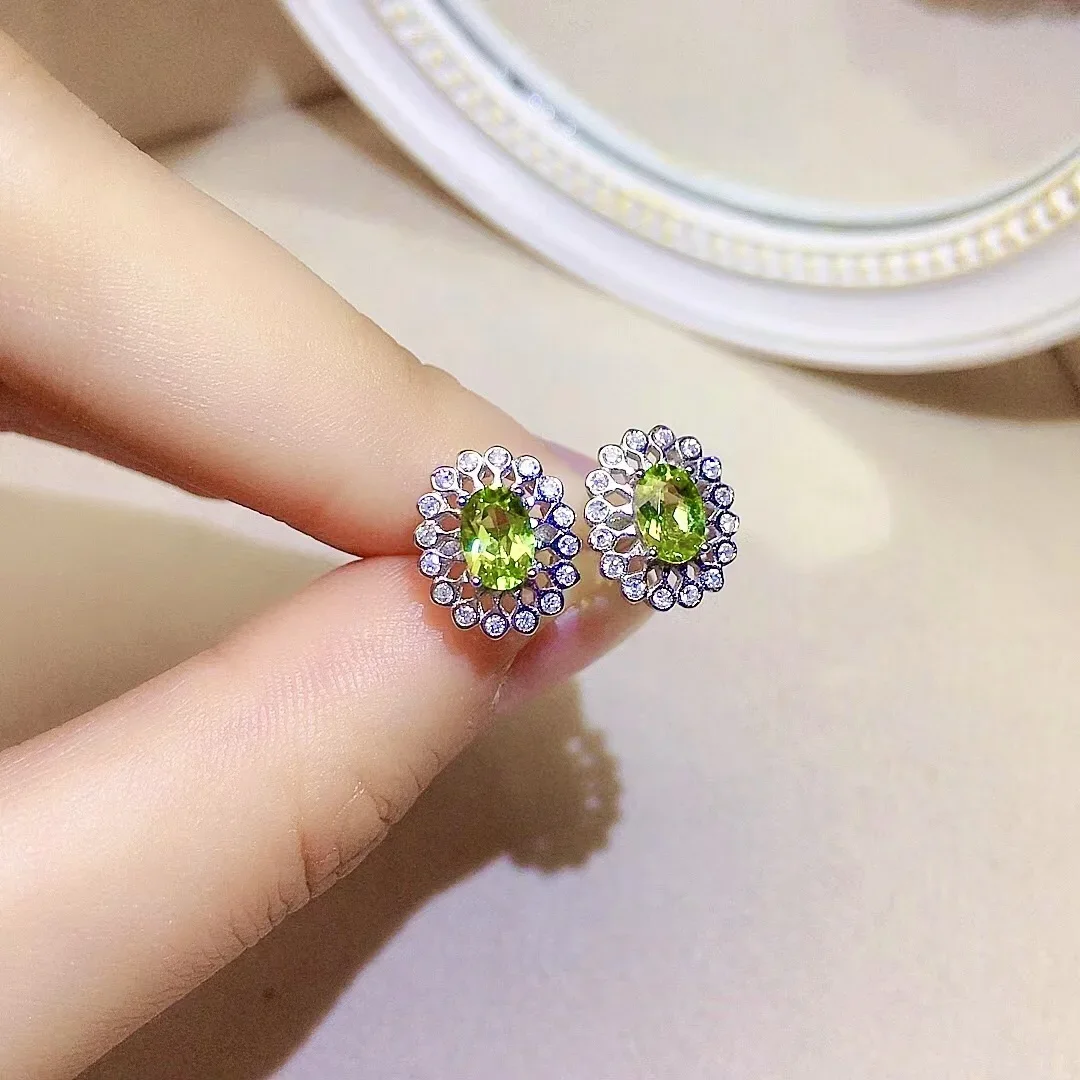 Fashion Sterling Silver Peridot Stud Earrings 4mm*6mm VVS Grade Natural Peridot Silver Earrings 925 Silver Peridot Jewelry
Fashion Sterling Silver Peridot Stud Earrings 4mm*6mm VVS Grade Natural Peridot Silver Earrings 925 Silver Peridot Jewelry