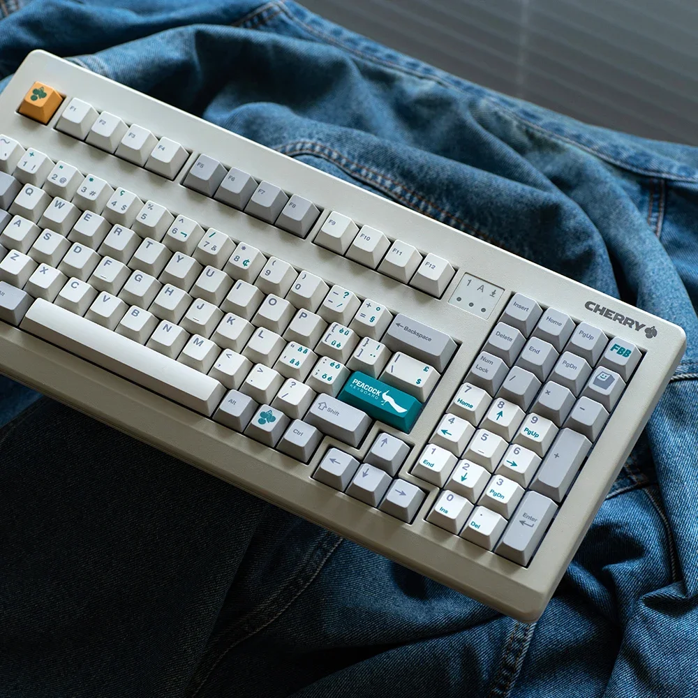 Original Keycaps Peacock Vintage Peacock PBT Hot Sublimation Customized Mechanical Keyboard
Original Keycaps Peacock Vintage Peacock PBT Hot Sublimation Customized Mechanical Keyboard