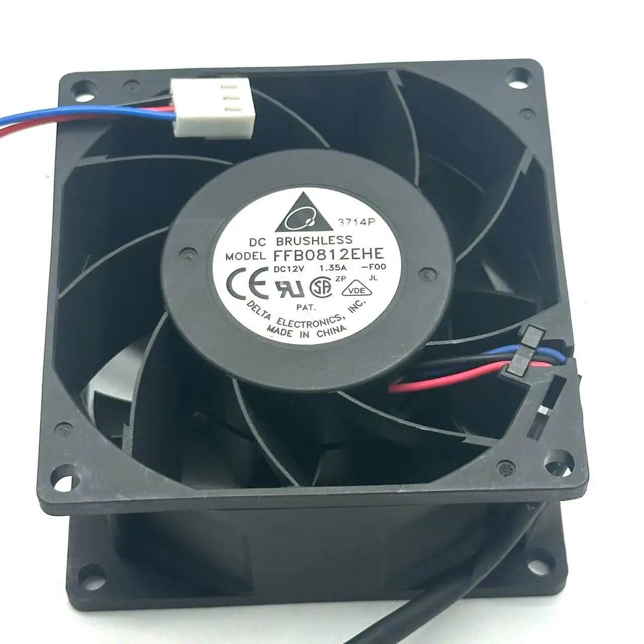 Delta Electronics FFB0812EHE F00 DC 12 В 1,35 А 80x80x30 мм Вентилятор охлаждения сервера
Delta Electronics FFB0812EHE F00 DC 12 В 1,35 А 80x80x30 мм Вентилятор охлаждения сервера