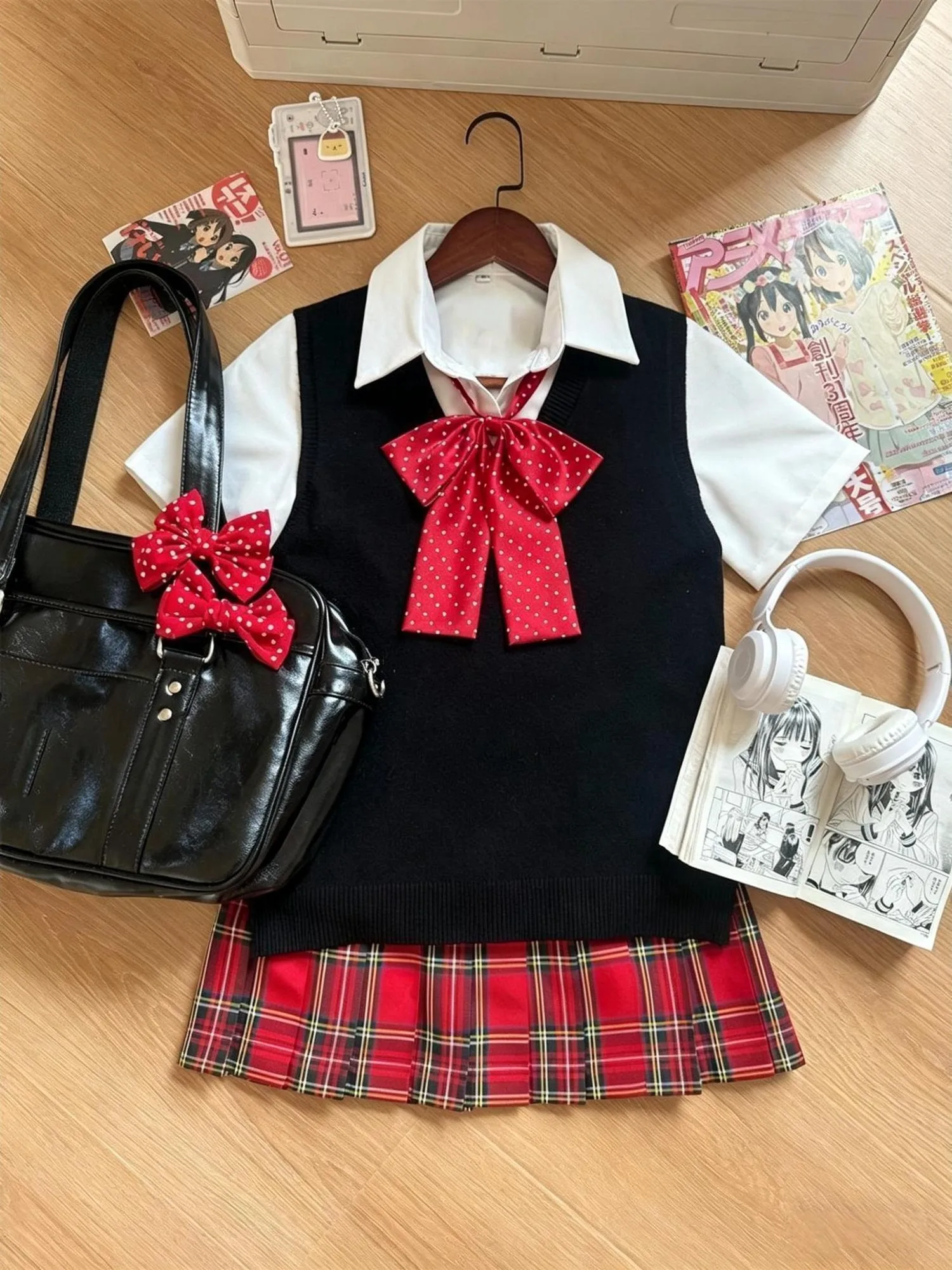 Japanese Style JK Uniform Vest Sweater Women's Basic Layering Set School Uniform Wind Original Plaid Skirt Set Breathable
Japanese Style JK Uniform Vest Sweater Women's Basic Layering Set School Uniform Wind Original Plaid Skirt Set Breathable
