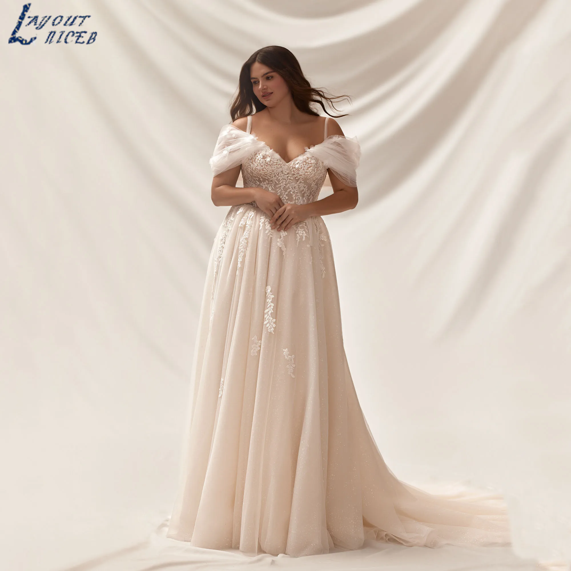 LAYOUT NICEB Plus Size Wedding Dress A-Line V-Neck Spaghetti Straps Bride Gown Off Shoulder Backless vestido de novia Customized
LAYOUT NICEB Plus Size Wedding Dress A-Line V-Neck Spaghetti Straps Bride Gown Off Shoulder Backless vestido de novia Customized