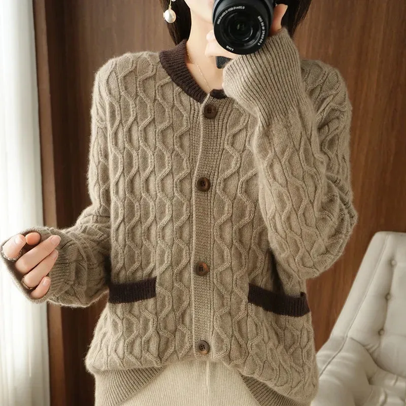 Knitted Cardigan Sweater Female 2025 Autumn Winter New Round Neck Women's Sweater Coat Thickened Single-Breasted Short Tops
Knitted Cardigan Sweater Female 2025 Autumn Winter New Round Neck Women's Sweater Coat Thickened Single-Breasted Short Tops