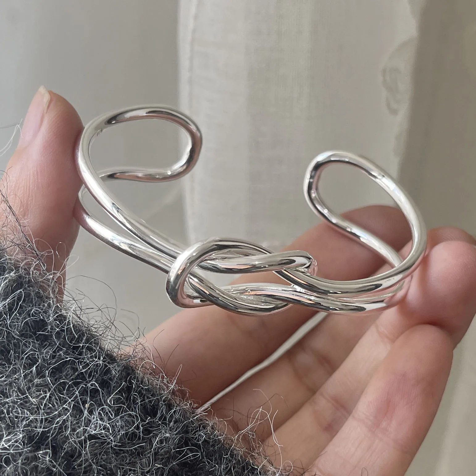 925 Sterling Silver Bracelets for Women Men String Accessories Trend Interline Knot Pendant Party Jewelry Gift
925 Sterling Silver Bracelets for Women Men String Accessories Trend Interline Knot Pendant Party Jewelry Gift
