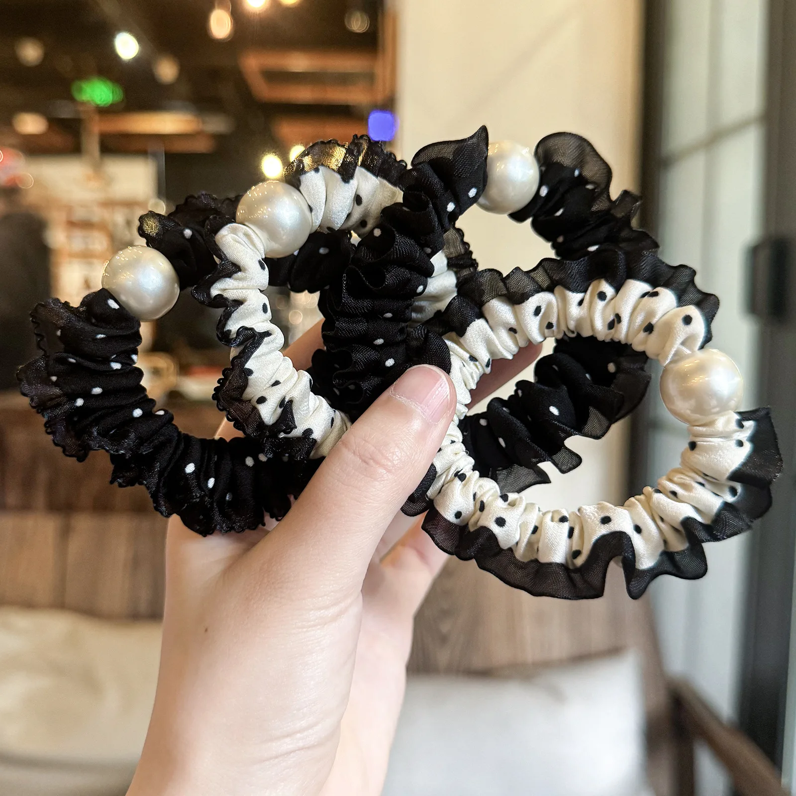 Dot pattern lace soft hairband sweet pleated hair accessory hair tie high elasticity headband hair rope lady's leather string
Dot pattern lace soft hairband sweet pleated hair accessory hair tie high elasticity headband hair rope lady's leather string