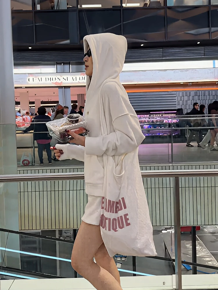 Le Samedi Pure Cotton Hoodie Set Women's Spring Summer Short Pants Print Three-piece Set Casual Style Breathable Lightweight
Le Samedi Pure Cotton Hoodie Set Women's Spring Summer Short Pants Print Three-piece Set Casual Style Breathable Lightweight