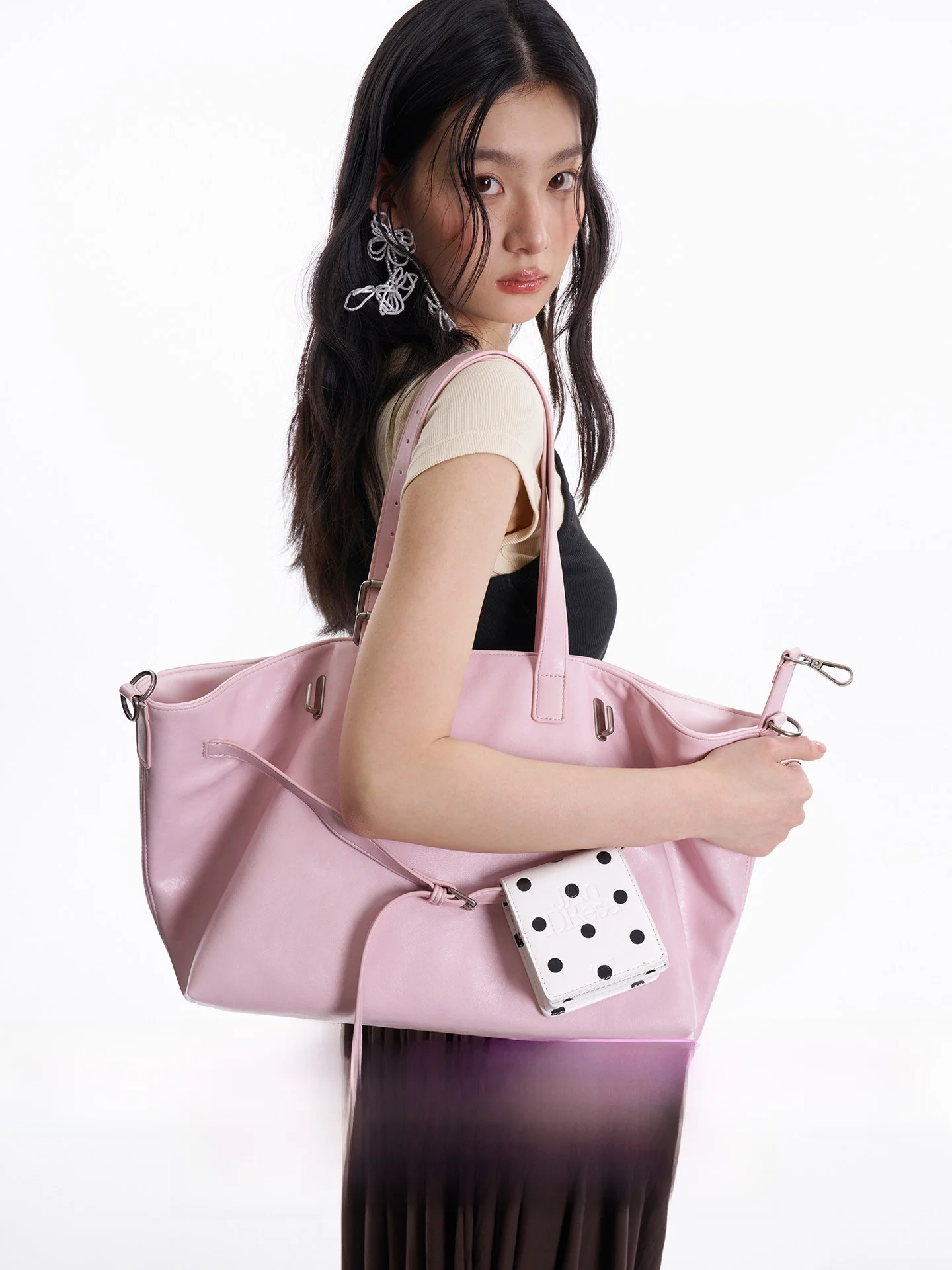 Modern Commuter Large Capacity Tote Bag New Arrival JANDRESS Lotus Pink Gallini Nini Crossbody Bag Fashionable Polyester Mate...
Modern Commuter Large Capacity Tote Bag New Arrival JANDRESS Lotus Pink Gallini Nini Crossbody Bag Fashionable Polyester Mate...