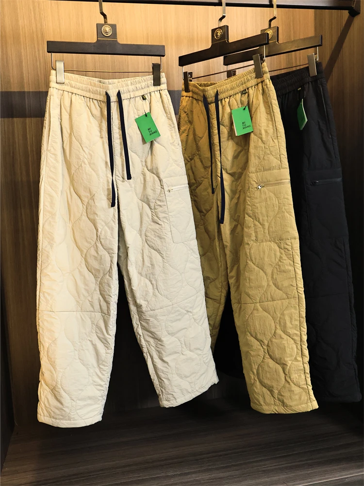 Waterproof Coated Men's Cotton Pants Winter Warm Casual Style Pure Color Fleece Lined Pleated Straight Leg Trendy Trousers
Waterproof Coated Men's Cotton Pants Winter Warm Casual Style Pure Color Fleece Lined Pleated Straight Leg Trendy Trousers
