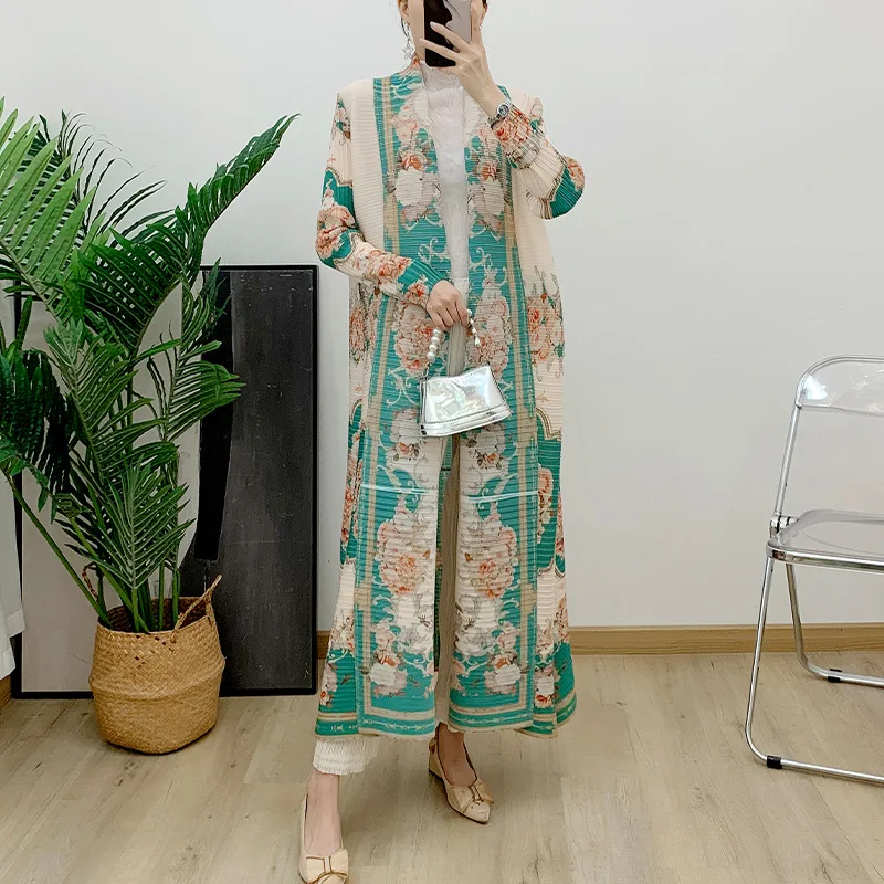 Long Pleated Jacket For Women 2024 Spring And Autumn New Printed Trench Coat With Belt Fashion Clothing
Long Pleated Jacket For Women 2024 Spring And Autumn New Printed Trench Coat With Belt Fashion Clothing