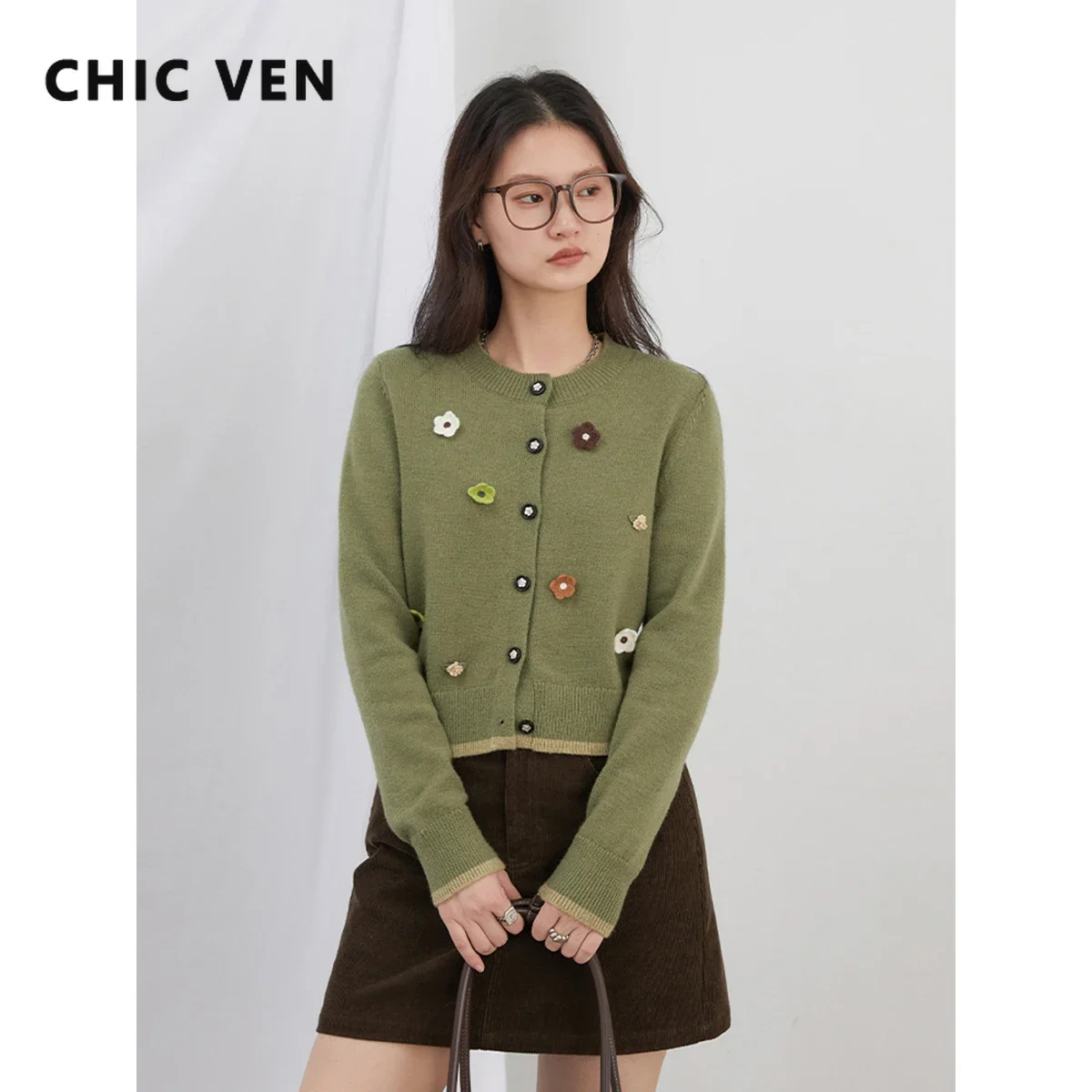 CHIC VEN Women Cardigans Korean O-Neck Flower Contrast Knitted Sweaters Fashion Casual Female Jumpers Autumn Winter New 2025
CHIC VEN Women Cardigans Korean O-Neck Flower Contrast Knitted Sweaters Fashion Casual Female Jumpers Autumn Winter New 2025