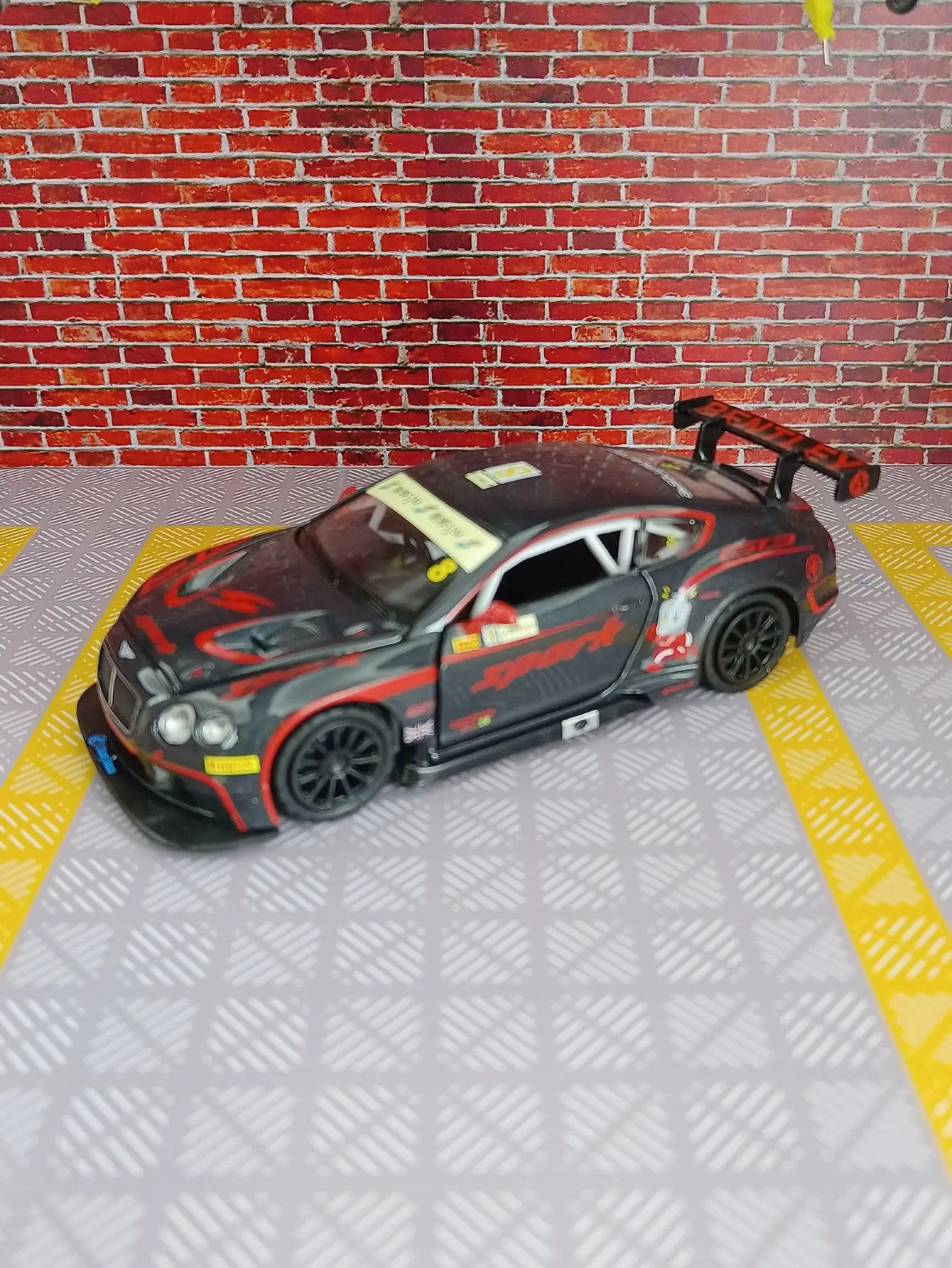 CCA 1:32 Bentley Continental GT3 Alloy Toy Car Model Wheel Steering Sound and Light Children's Toy Collectibles Birthday gift
CCA 1:32 Bentley Continental GT3 Alloy Toy Car Model Wheel Steering Sound and Light Children's Toy Collectibles Birthday gift