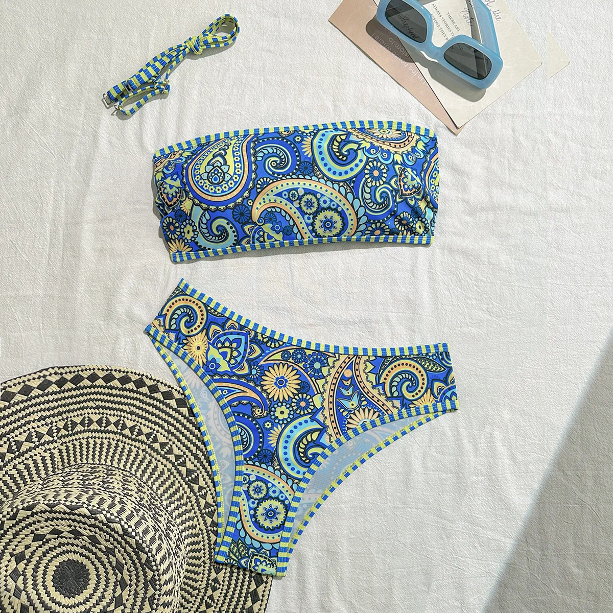 Women's Paisley Print Bandeau Bikini Set, Strapless Top with Removable Strap & High Cut Bottom
Women's Paisley Print Bandeau Bikini Set, Strapless Top with Removable Strap & High Cut Bottom