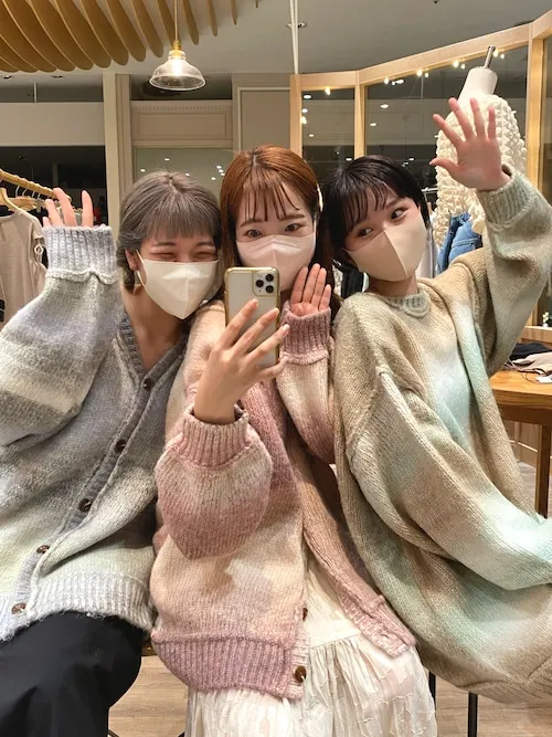 Новый осенне-зимний женский шерстяной кардиган свободного кроя с круглым вырезом, градиентный цвет, каштановый, красивый прямой фасон
Новый осенне-зимний женский шерстяной кардиган свободного кроя с круглым вырезом, градиентный цвет, каштановый, красивый прямой фасон