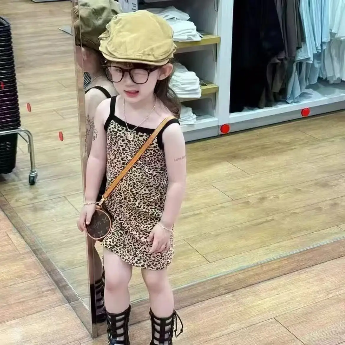 Girls' 2025 New Summer Dress Leopard Print Camisole Dress For Baby Girls Stylish Vest Dress For Children
Girls' 2025 New Summer Dress Leopard Print Camisole Dress For Baby Girls Stylish Vest Dress For Children