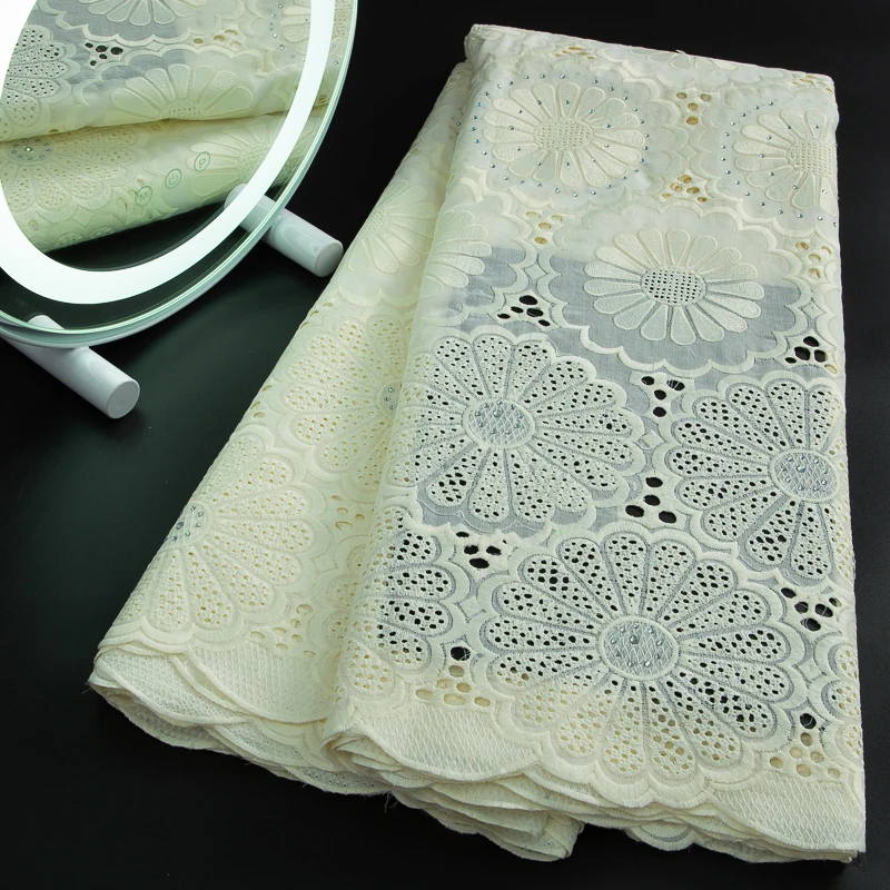 2023 High Quality Nigerian Crystal Lace Fabric 5 Yards African Cotton Lace Fabric With Stones for Sewing Wedding Dress A3286
2023 High Quality Nigerian Crystal Lace Fabric 5 Yards African Cotton Lace Fabric With Stones for Sewing Wedding Dress A3286