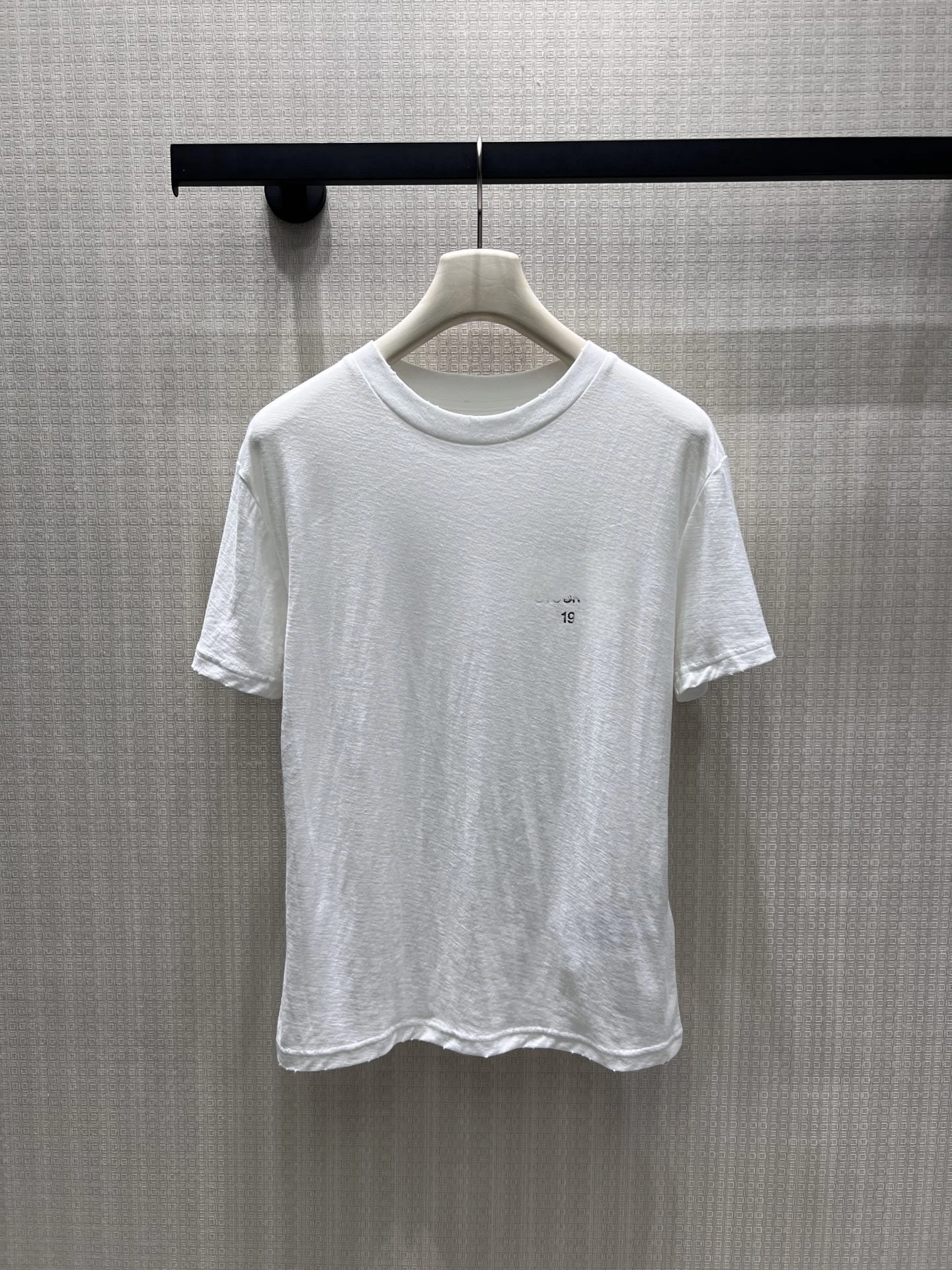 Spring Summer New Vintage Short Sleeve Letter Print T-Shirt Soft Mist Texture Short Version Single Wear Cool Simple Women's C...
Spring Summer New Vintage Short Sleeve Letter Print T-Shirt Soft Mist Texture Short Version Single Wear Cool Simple Women's C...