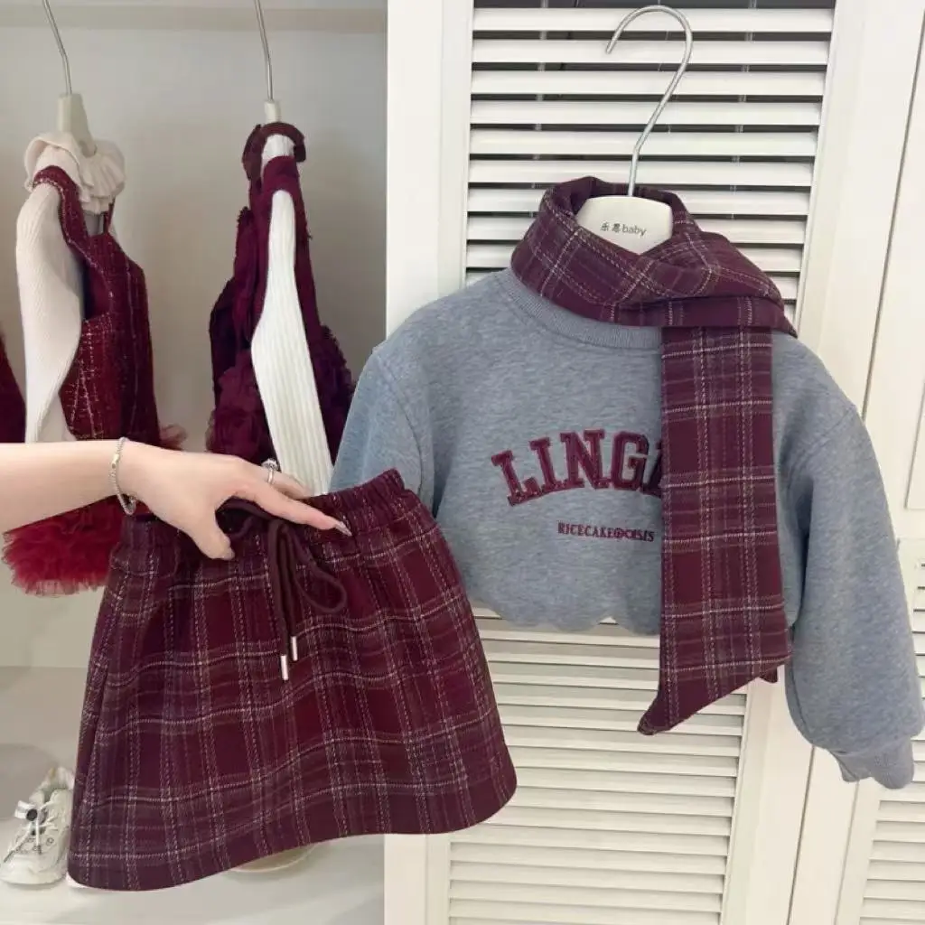 Autumn and Winter Girls' Set New Children's Velvet Thick Hoodie+PLaid Half Skirt+Scarf 3pcs
Autumn and Winter Girls' Set New Children's Velvet Thick Hoodie+PLaid Half Skirt+Scarf 3pcs