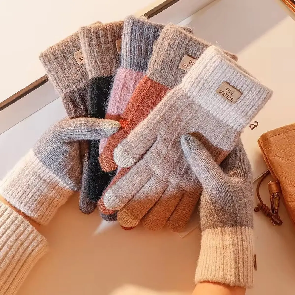 Women Warm Winter Touch Screen Gloves Stretch Knit Mittens Wool Full Finger Guantes Female Crochet Glove
Women Warm Winter Touch Screen Gloves Stretch Knit Mittens Wool Full Finger Guantes Female Crochet Glove