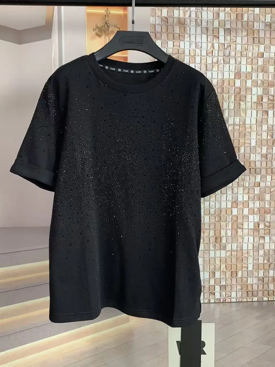 Fashionable Loose Short Sleeve T-Shirt Glittering Heavy Duty Rhinestones Summer New Arrival Women's Casual Cotton Top
Fashionable Loose Short Sleeve T-Shirt Glittering Heavy Duty Rhinestones Summer New Arrival Women's Casual Cotton Top