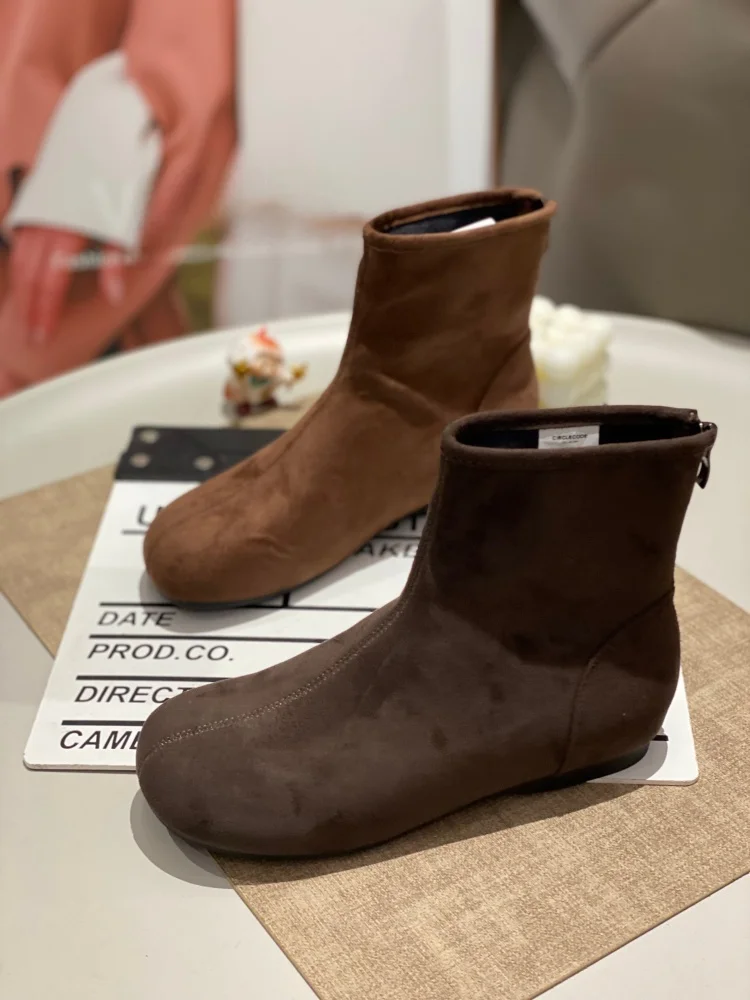 Faionable Retro Women's Boots 2025 New Sle Comfortable Lightweight round Toe Fce Lined Casual ort Boots
Faionable Retro Women's Boots 2025 New Sle Comfortable Lightweight round Toe Fce Lined Casual ort Boots