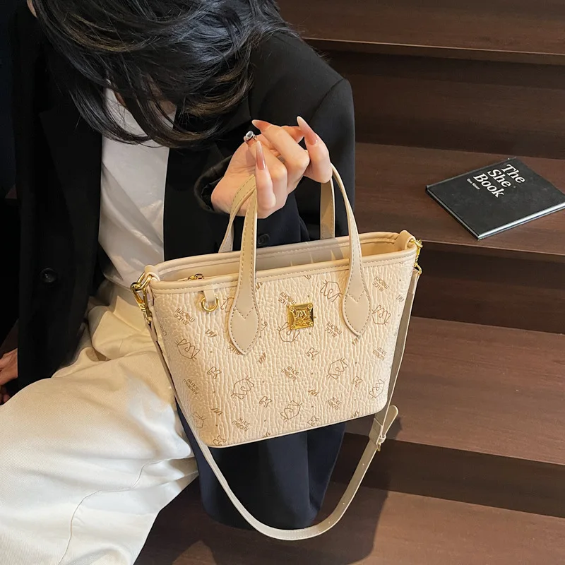 2025 New Women's Minimalist Bucket Bag, Chic Crossbody Sling Purse, Soft Faux Leather Top Handle Bag for Daily Use & Dating
2025 New Women's Minimalist Bucket Bag, Chic Crossbody Sling Purse, Soft Faux Leather Top Handle Bag for Daily Use & Dating